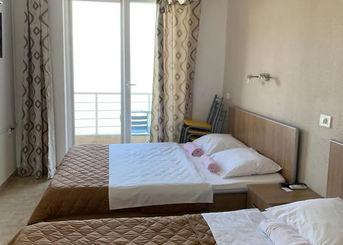 Sunrise Apartments And Studios